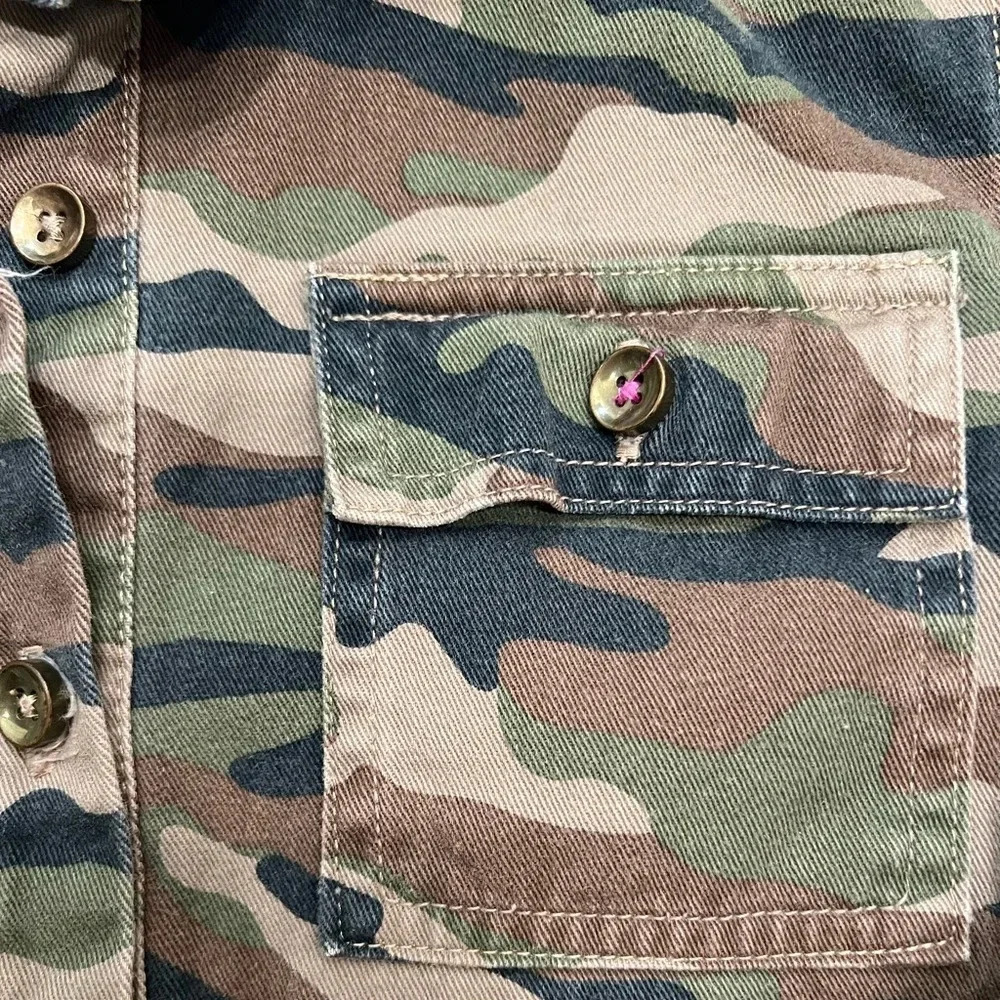 Peek Girl’s Camouflage Button Down Shirt Embroidered Bird Heart - Picture 3 of 10